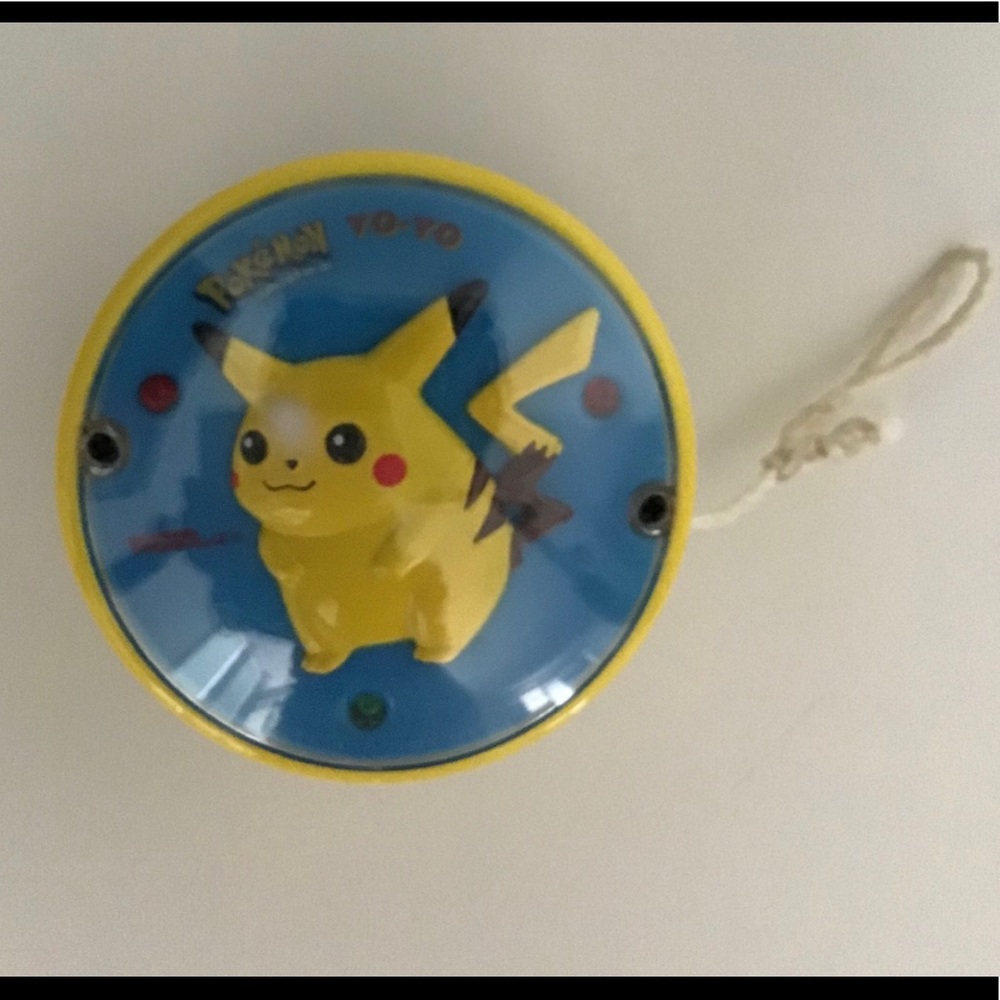 Pokemon Pikachu Yo-yo Lights Up Toy Vintage Yo yo Light - Picture 8 of 15